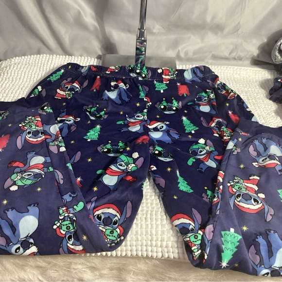 Disney Stitch & Scrump Christmas Long Sleeve Pajama Set Women’s Size L EUC - Picture 9 of 10